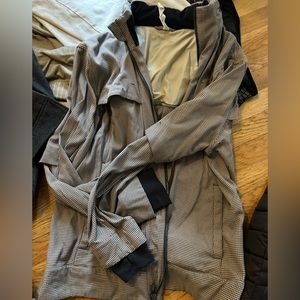 Closet clean out. Men’s lulu zip. Good used condition!